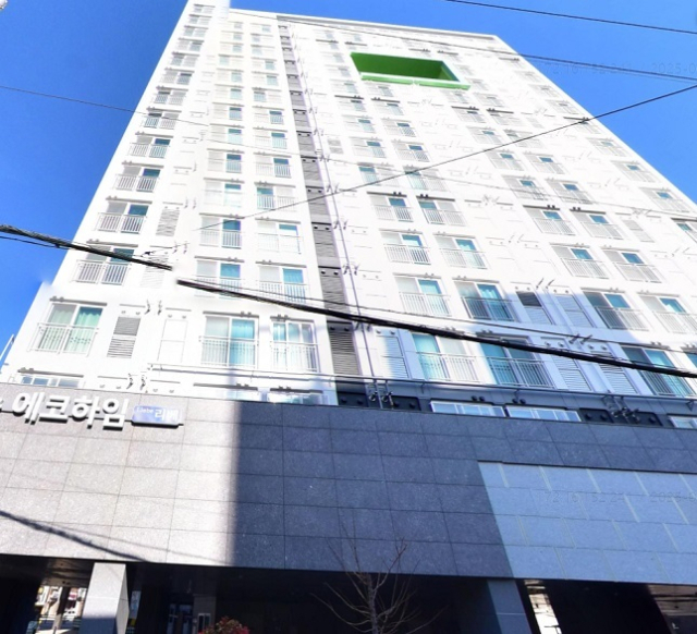 부산 수영구 수영동에서 공급되는 청년 매입임대주택. 3호선 망미역이 50m 떨어져 있어 교통이 매우 편리하다. 1호선 수영역과도 600m 거리다. 국토부 제공