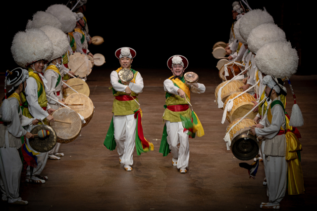 지난해 국립부산국악원 연희단 정기공연 중 대구 달성 다사농악 공연 장면. 국립부산국악원 제공