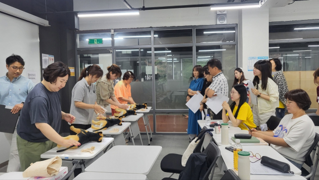 펫로스케어가 양산 영산대학교에서 반려동물 장례학 전공 과목 기말 실습평가를 진행했다. 펫로스케어 제공