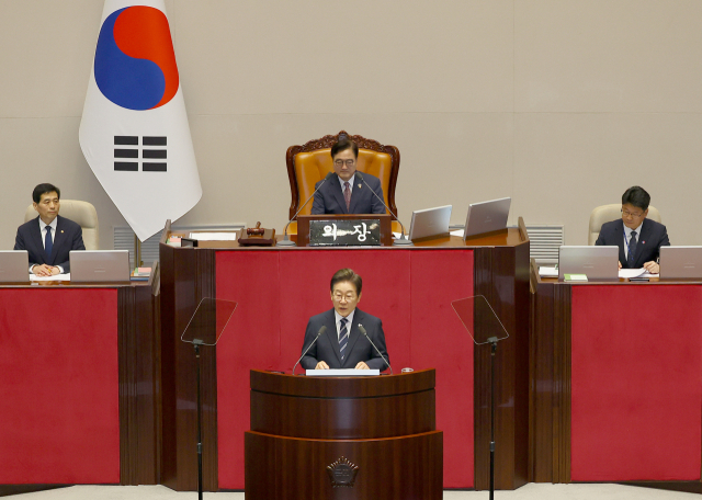 이재명 대통령이 26일 국회에서 추가경정예산 시정연설을 하고 있다. 연합뉴스