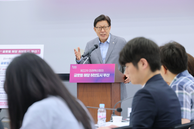 박형준 부산시장이 지난 18일 부산 영도구 한국해양과학기술원에서 정부의 해양수산부 이전 추진에 대한 부산시의 입장을 발표하고 있다. 부산시 제공