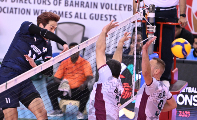 한국의 차영석이 지난 25일(한국 시간) 바레인 마나마에서 열린 네이션스컵 배구 카타르전에서 스파이크를 날리고 있다. AVC 제공