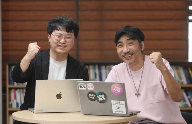 이하늘(왼쪽) 소프트스퀘어드 대표와 김광범 모두의 AI 대표. 이재찬 기자 chan@