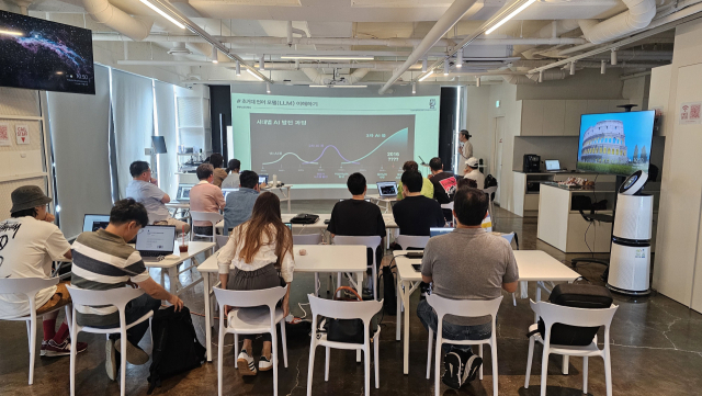 김광범 모두의 AI 대표 강연 모습. 모두의 AI 제공