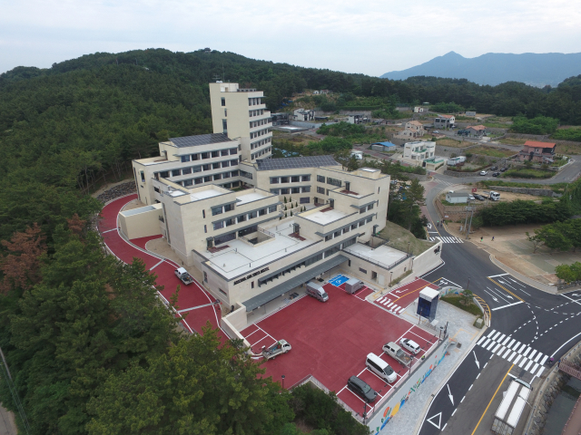 고성군 고성읍 신월리에 건설된 유스호스텔. 부산일보DB