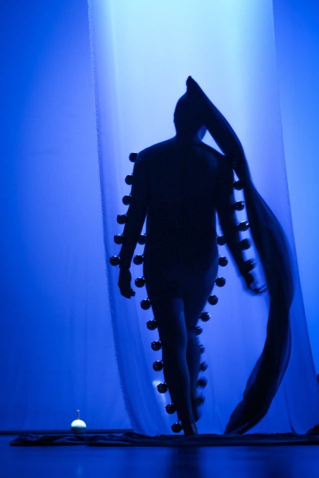 세바 칼푸케오, <폭포 같은 흐름>, 2022. 부산비엔날레조직위원회 제공