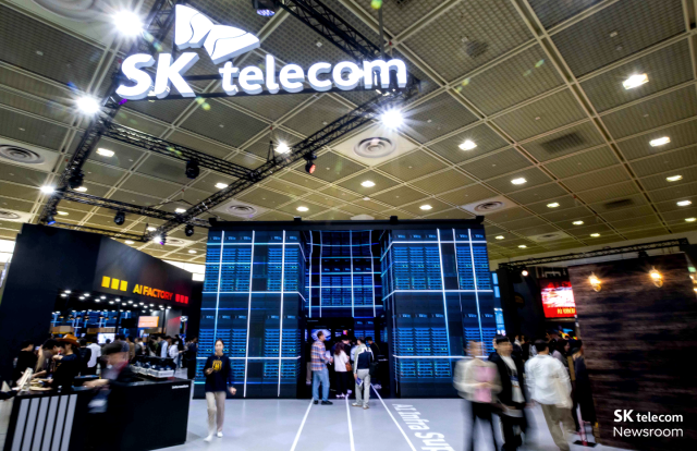 SK텔레콤이 올해 ‘월드IT쇼’에서 선보인 AI 데이터센터 전시 부스. SK텔레콤 제공