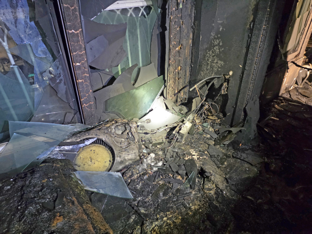 2일 화재로 어린이 2명이 숨진 부산 기장군 한 아파트 화재 현장 모습. 부산소방본부 제공