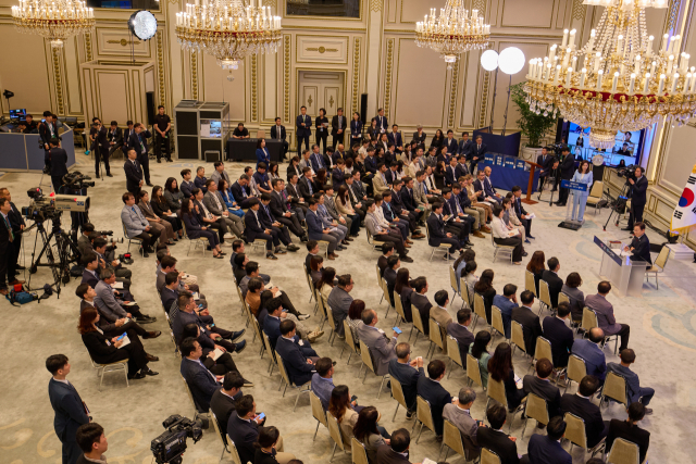 이재명 대통령이 3일 청와대 영빈관에서 '대통령의 30일, 언론이 묻고 국민에게 답하다' 기자회견을 하고 있다. 연합뉴스