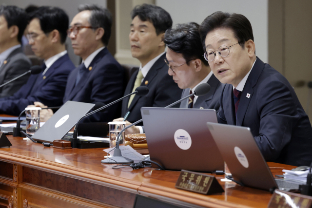 이재명 대통령이 5일 서울 용산 대통령실 청사에서 열린 국무회의에서 발언하고 있다. 연합뉴스