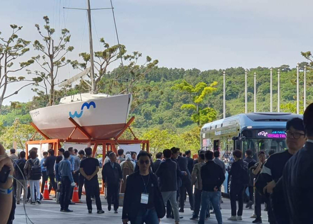 지난해 제주에서 열린 ‘제11회 국제 e-모빌리티 엑스포’ 행사장 모습. 조직위원회 제공