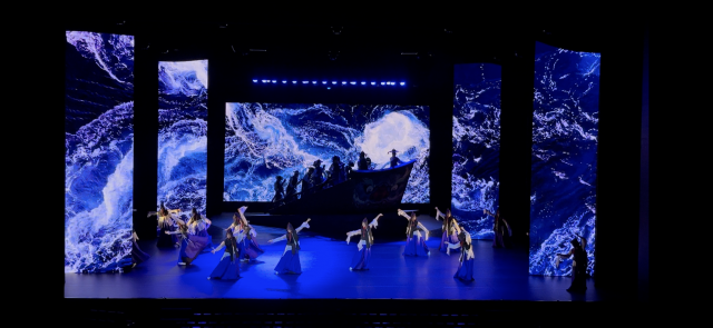 지난 19~20일 일본 요코하마 KAAT가나가와예술극장 홀에서 선보인 국립부산국악원의 무용극 '춤, 조선통신사 유마도를 그리다’ 공연 모습. 국립부산국악원 제공