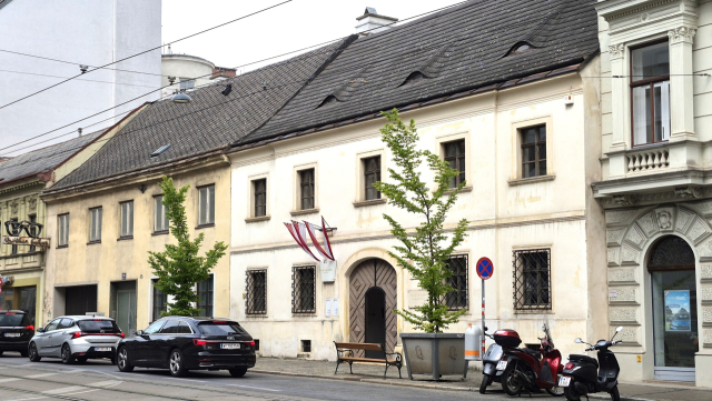 단출한 분위기가 물씬 풍기는 슈베르트 생가 외관. 남태우 기자