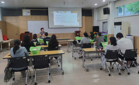 기장군보건소에서 ‘도담도담육아교실’을 진행하고 있는 모습.