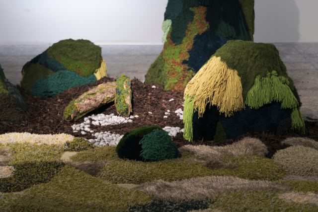 지난해 부산근현대역사관 내 금고미술관에서 열린 ‘부산 커넥티드’ 전시 모습. 사진은 '환상 숲'(수라, 담다). 부산시 제공