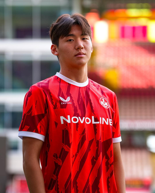 독일 프로축구 분데스리가 2부 카이저슬라우테른으로 임대 이적한 김지수. 카이저슬라우테른 구단 SNS 캡처