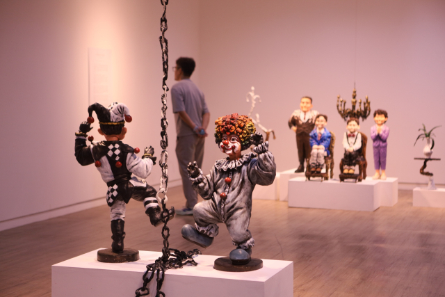 부산시민회관 전시장 설치 전경. 아이테르 제공