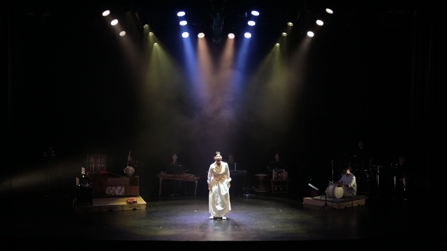 지난 26일 부산시민회관 소극장에서 진행된 이지윤 연출가의 창극 '두억시니' 쇼케이스 장면. 부산문화재단 제공