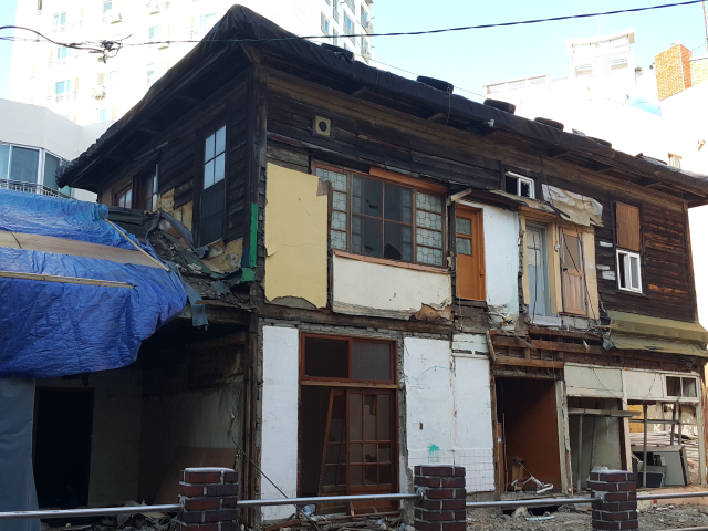 해체되기 전 중구 보수동에 자리했던 옛 부산임시측후소 모습. 부산일보DB