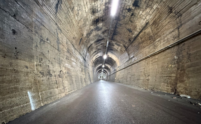 경남 창원과 연결되는 함안군 산인면 입곡건널목에서 신당터널 4.4km 자전거도로 구간이 최근 개통됐다. 함안군 제공