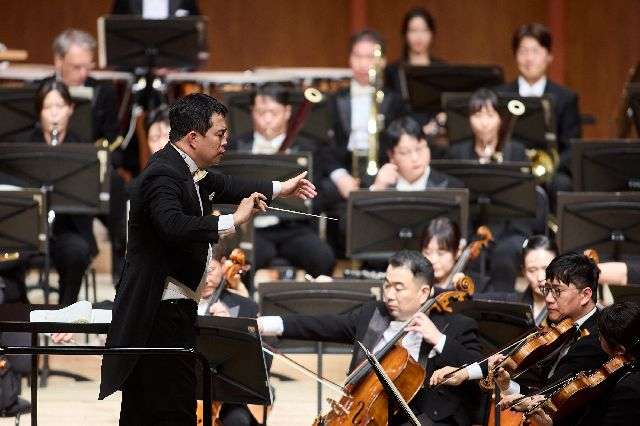 부산시향 홍석원 예술감독의 지난해 9월 취임 기념 연주회 모습. 부산시향 제공