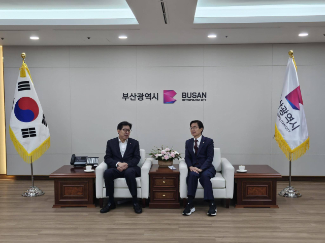 앞서 지난 25일 같은 당 조경태(사하을) 의원도 부산시청을 방문해 박 시장과 만났다. 각 의원실 제공