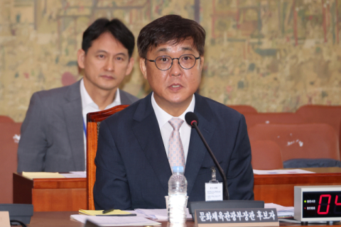 최휘영 문화체육관광부 장관 후보자가 29일 국회 문화체육관광위원회에서 열린 인사청문회에서 위원 질의에 답하고 있다. 연합뉴스