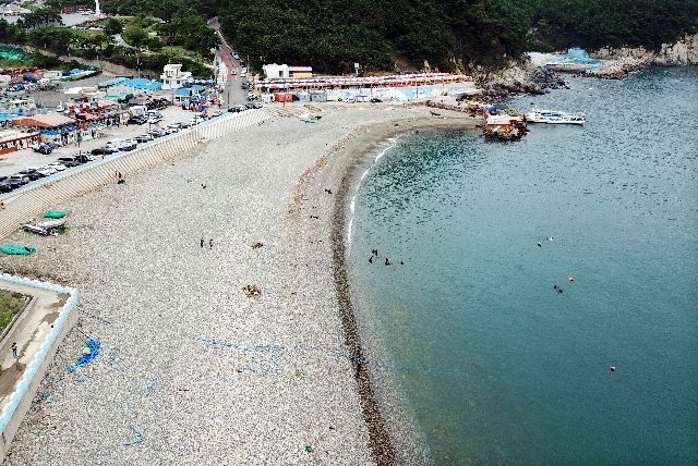 부산 영도구 동삼동에 있는 한 해변. 사진은 본문과 관계 없음. 부산일보DB