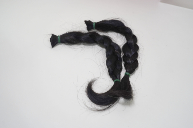 양유진 교수가 최근 ‘어머나 운동(어린 암환자를 위한 머리카락 나눔 운동)’ 측에 보낸 머리카락. 양산부산대학교병원 제공