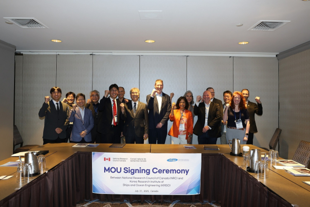 선박해양플랜트연구소(KRISO)는 지난 31일 캐나다 몬트리올에서 개최된 ‘제15차 한·캐나다 과학기술대회(CKC 2025)’에서 OCRE와 ‘극지공학 분야 기술 협력을 위한 업무협약’을 체결했다. KRISO 제공