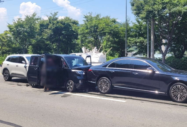1일 오후 1시 20분께 부산 기장군의 한 도로에서 3중 추돌 사고가 발생해 1명이 숨지고 7명이 다쳤다. 기장경찰서 제공