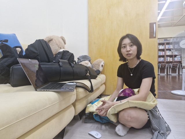 충청도에서 대학 졸업 후 서울의 연기학원에 다니기도 했다는 송아린 씨. 송 씨는 극단새벽 오디션을 통해 부산에서 연기자로 첫발을 내딛게 됐다. 김희돈 기자