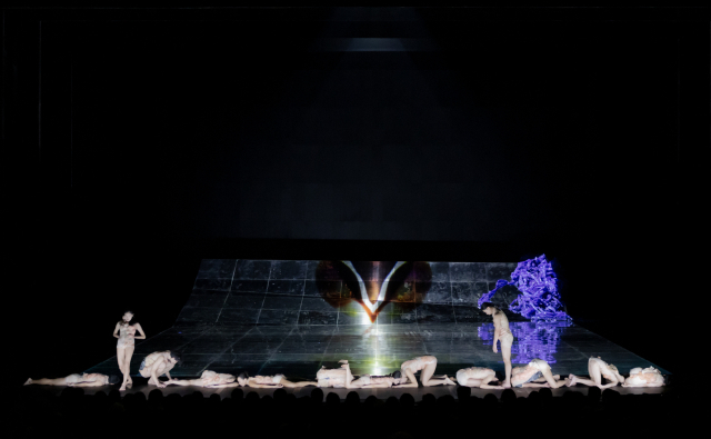 국립현대무용단 ‘내가 물에서 본 것’ 공연 모습. ⓒ목진우, 국립현대무용단 제공