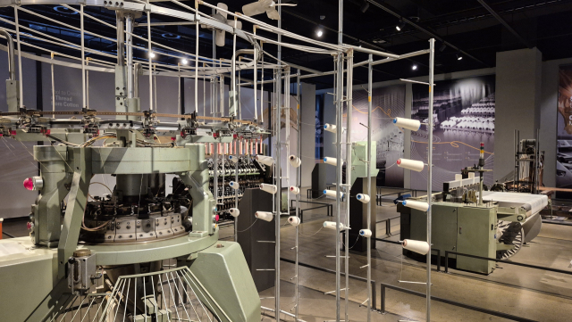 과거 여러 섬유공장에서 사용됐던 다양한 기계가 대구섬유박물관에 전시돼 있다. 남태우 기자