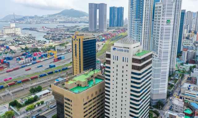 5일 해양수산부 임시청사인 부산 동구 IM빌딩과 일대 전경. 김종진 기자 kjj1761@
