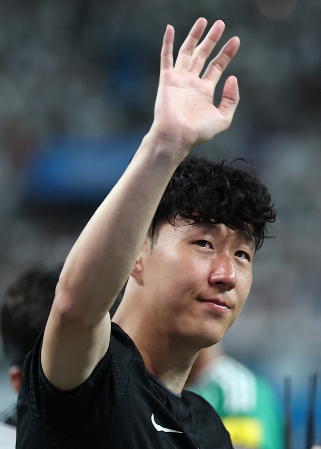 로스앤젤레스FC와의 계약 등을 위해 5일 미국으로 출국한 손흥민. 연합뉴스