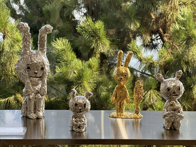 ‘해운대 FC’展이 지난 1일 부산 해운대구 메종드카린에서 개막해 오는 31일까지 열린다. 사진은 최호준 작가 작품. 김은영 기자 key66@