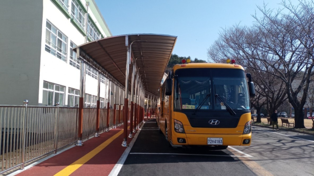 부산혜남학교에서 운영 중인 통학 차량. 부산시교육청 제공