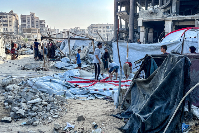 6일(현지 시간) 이스라엘의 공습으로 파괴된 유엔 팔레스타인 난민구호기구(UNRWA) 타스