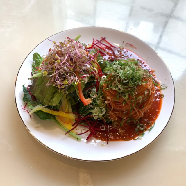 부산 금정구 장전동 A 국숫집에서 판매하는 비빔국수 모습. A 국숫집 제공