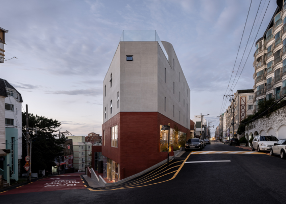 ‘2025 부산다운 건축상’ 민간 부문 금상을 수상한 복합상업문화공간 ‘에케’(Ecke) 모습. 부산시 제공