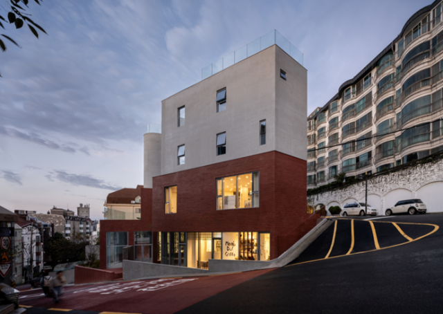 ‘2025 부산다운 건축상’ 민간 부문 금상을 수상한 복합상업문화공간 ‘에케’(Ecke) 모습. 부산시 제공