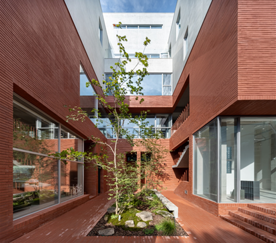 ‘2025 부산다운 건축상’ 민간 부문 금상을 수상한 복합상업문화공간 ‘에케’(Ecke) 모습. 부산시 제공