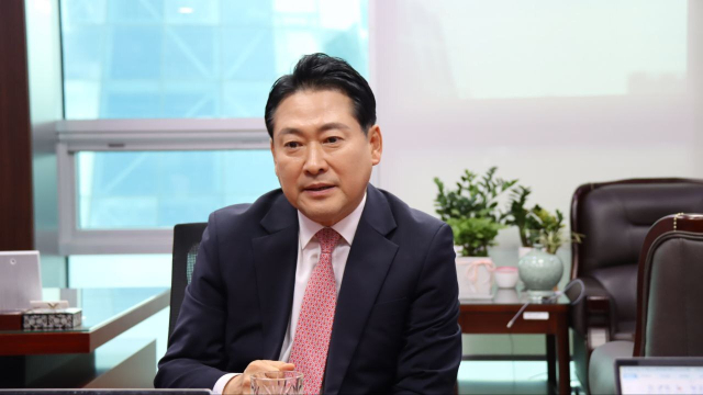 국민의힘 당 대표 선거에 출마한 장동혁 의원이 인터뷰 중인 모습. 장동혁 의원실 제공