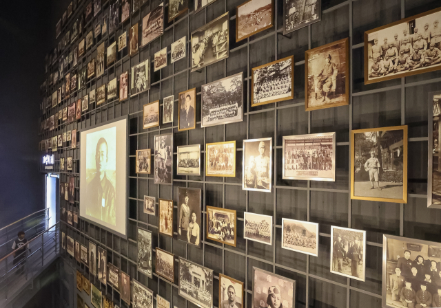 국립일제강제동원역사관 피해자, 기증자의 사진들. 김종진 기자 kjj1761@