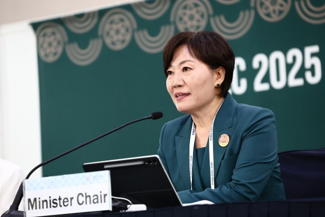 송미령 농림축산식품부 장관이 인천에서 열린 아시아태평양경제협력체(APEC) 식량안보 장관회의 이후 브리핑을 하고 있다. 농식품부 제공