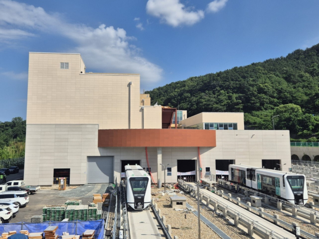 양산선이 차량기지에서 시운전 중이다. 부산교통공사 제공