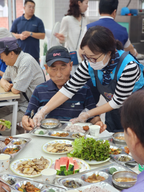 부산연탄은행. 광복의 기쁨과 감사를 보훈가족과 함께