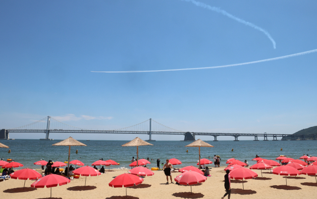 부산 광안리해수욕장 전경. 연합뉴스