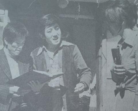 영화 ‘창수의 전성시대’ 촬영 현장. 왼쪽부터 김사겸 감독, 배우 송재호, 배우 염복순. 부산일보DB